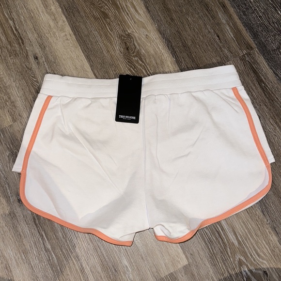 NWT TRUE RELIGION FLOCK LOGO SWEATSHORT SIZE LARGE COLOR WHITE W/PINK - Picture 3 of 6